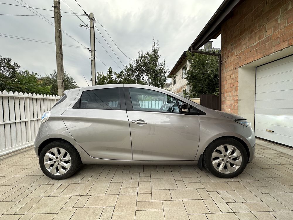 Продам Renault Zoe 2016 22kw