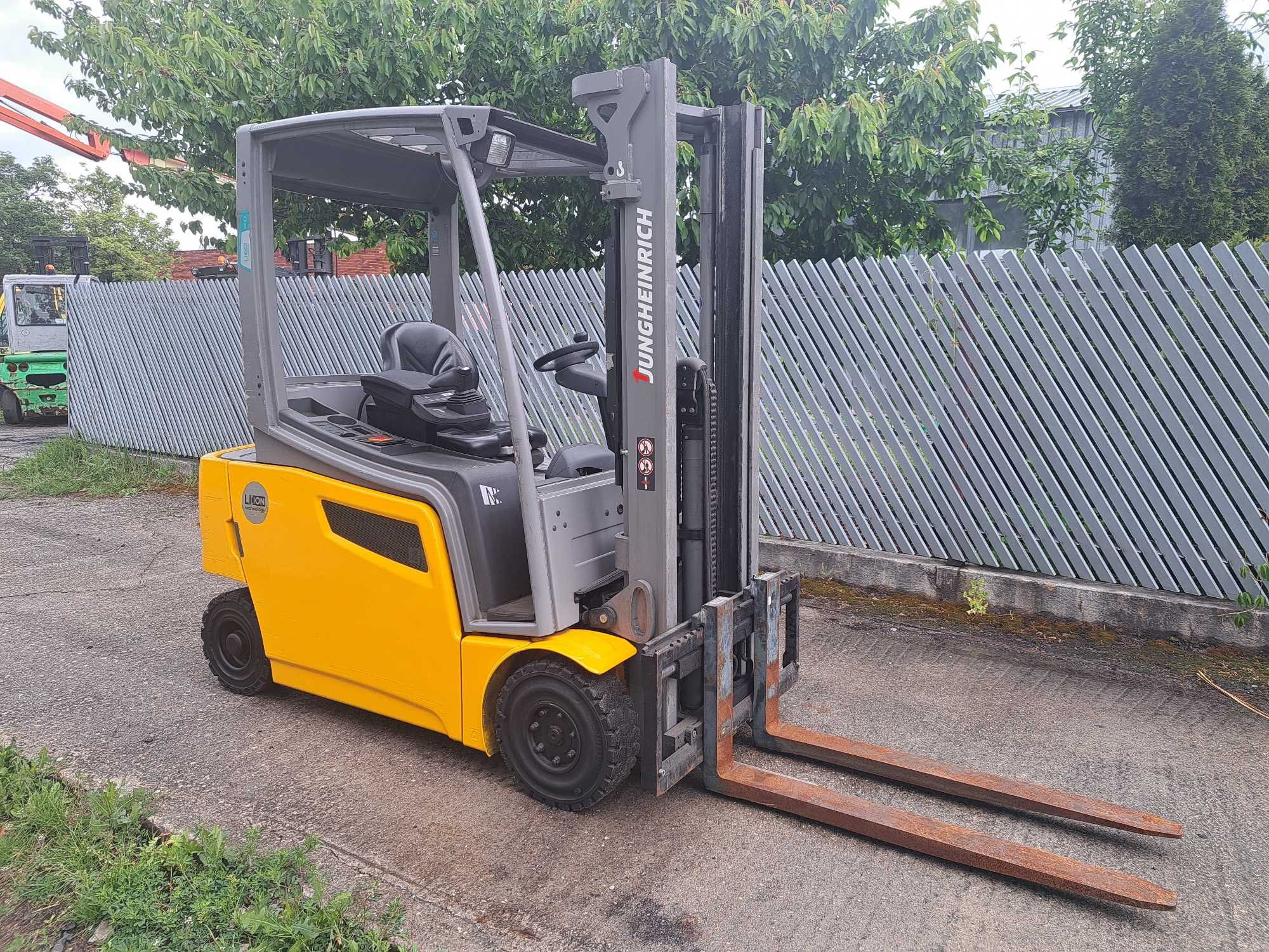 Wózek widłowy Jungheinrich EFG316  Bateria LI-ion.  8100mth.