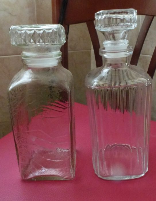 Garrafas em vidro para servir licor/whisky