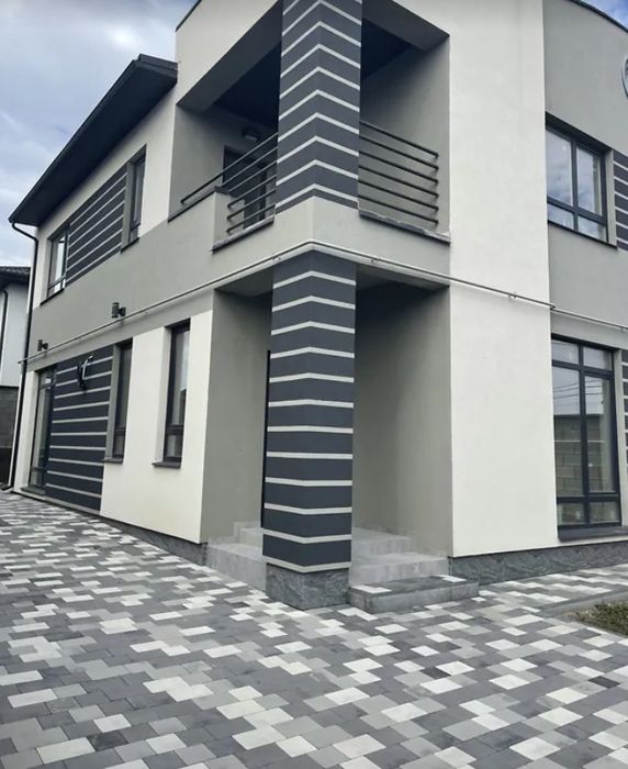 Продаж будинку на Макарова!