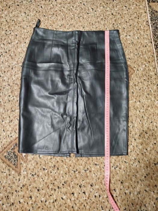 Сукні та спідниці