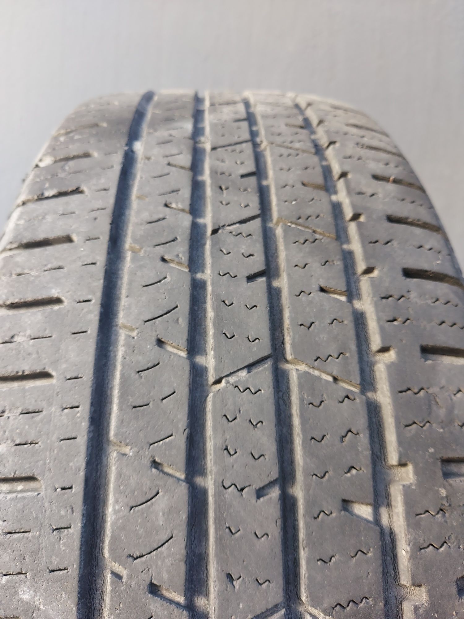 Шина Continental Cross Contakt LX R 16, протектор 5,5 ..