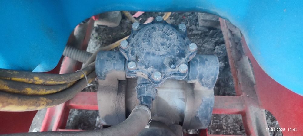 Оприскувач навісний 1000 л