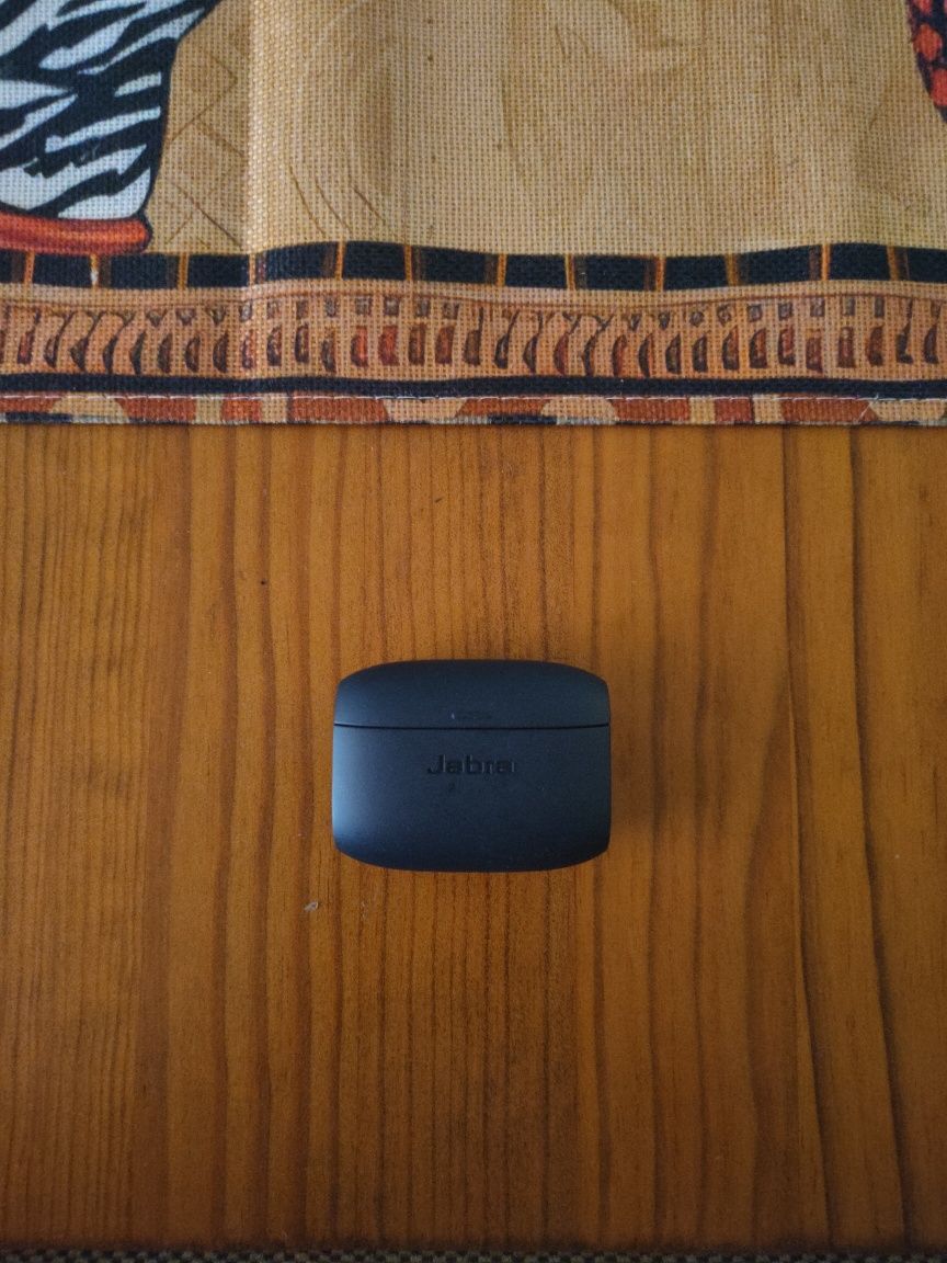 Jabra Elite Active 65t, earbud esquerdo não funciona