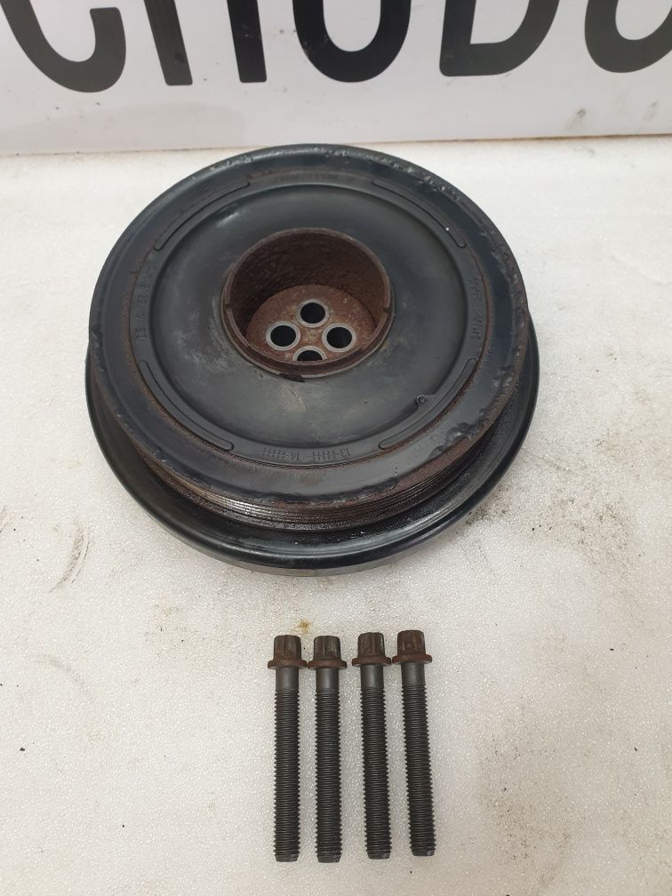 Koło pasowe wału BMW N57 313 koni n57z F10 F11 F25 F26 3.0d części