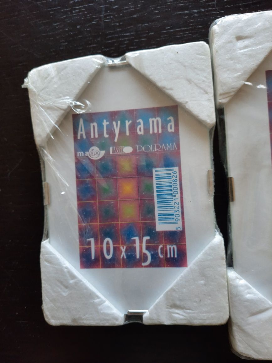 Antyramy nowe dwie sztuki 10 x 15 cm i 13 x 18 cm.