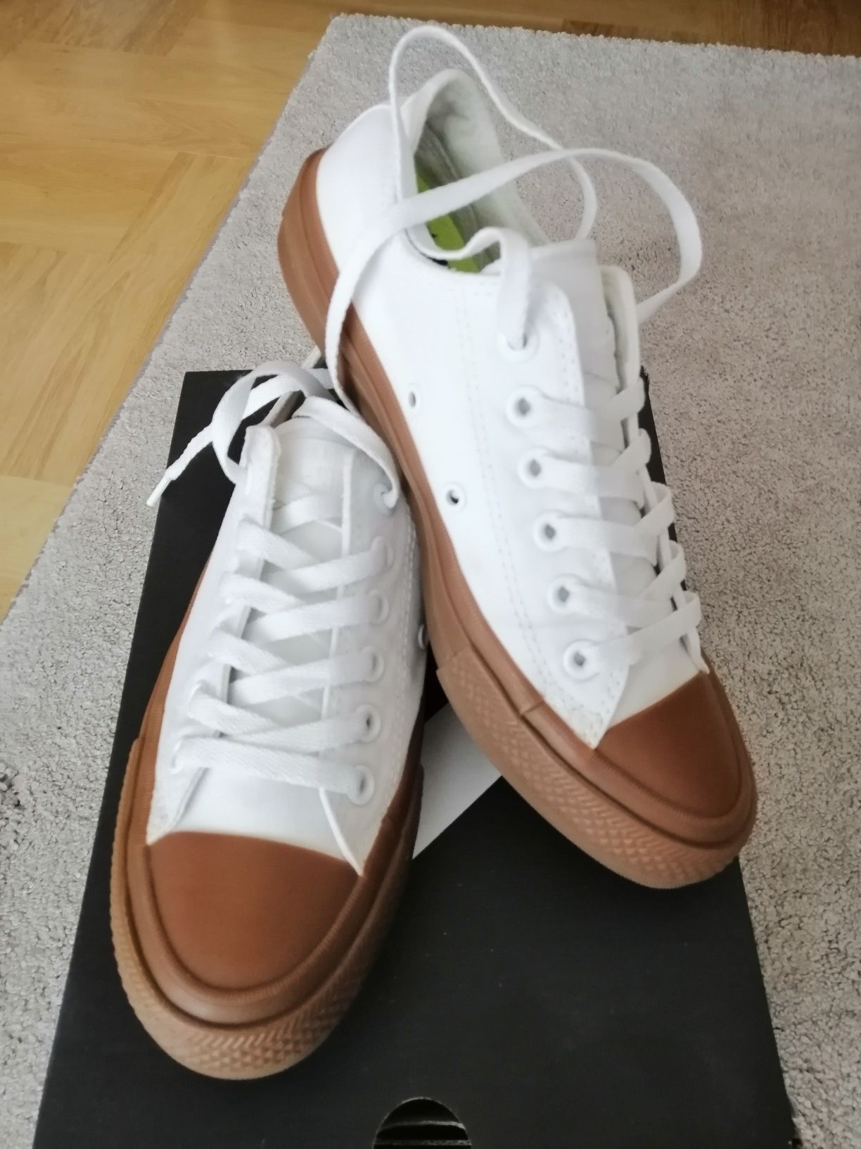 Trampki damskie Converse w rozmiarze 38