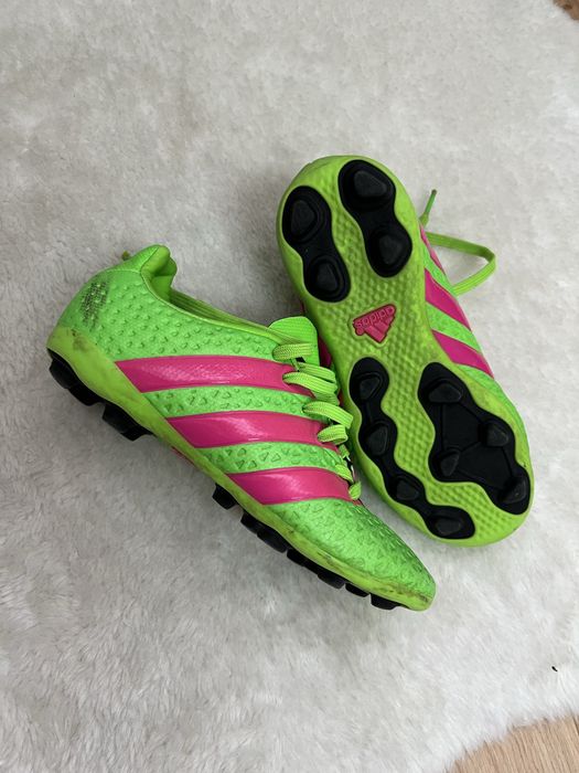 Buty do piłki nożnej chłopięce 30