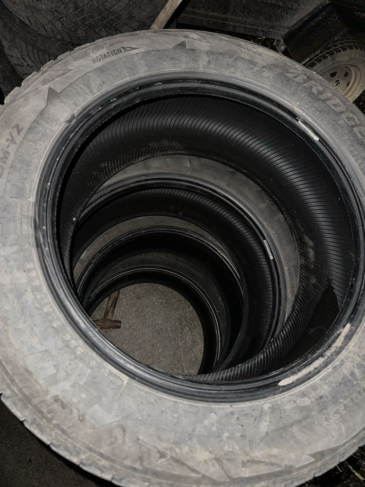 Bridgestone 225/60/17 шини скати покришки