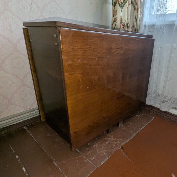 Розкладний стіл-тумба