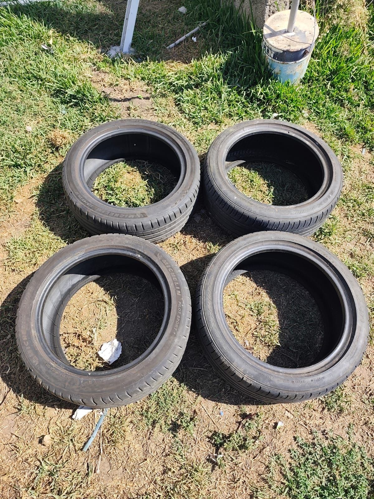 2 pneus Michelin + 2 Falken usados