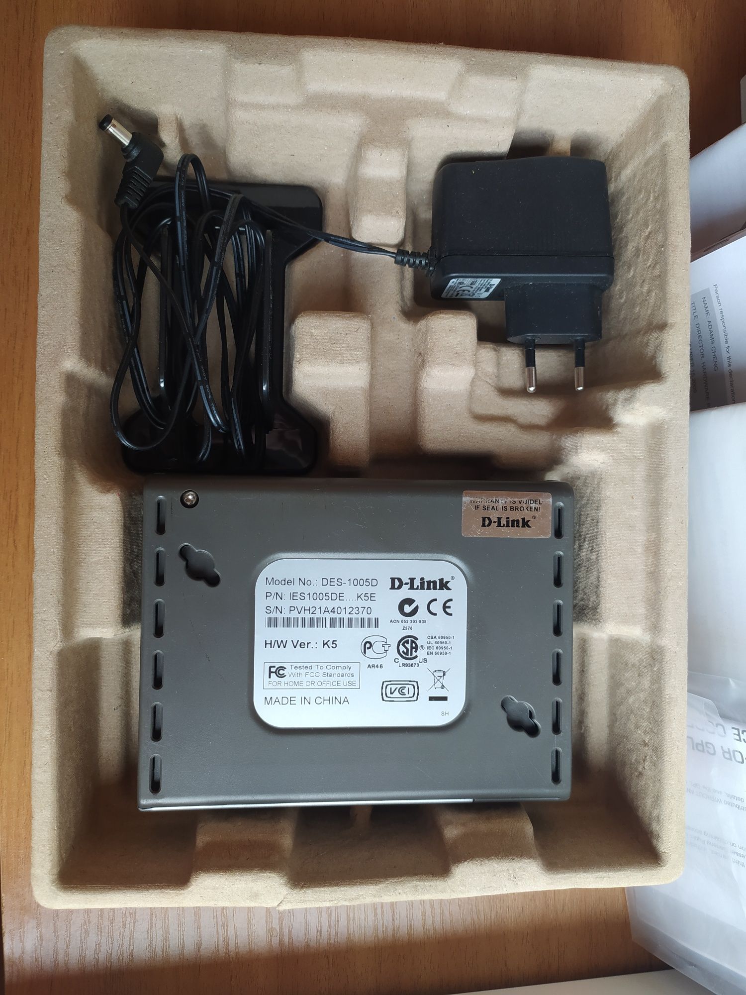 Свич коммутатор D-Link DES 1005 D