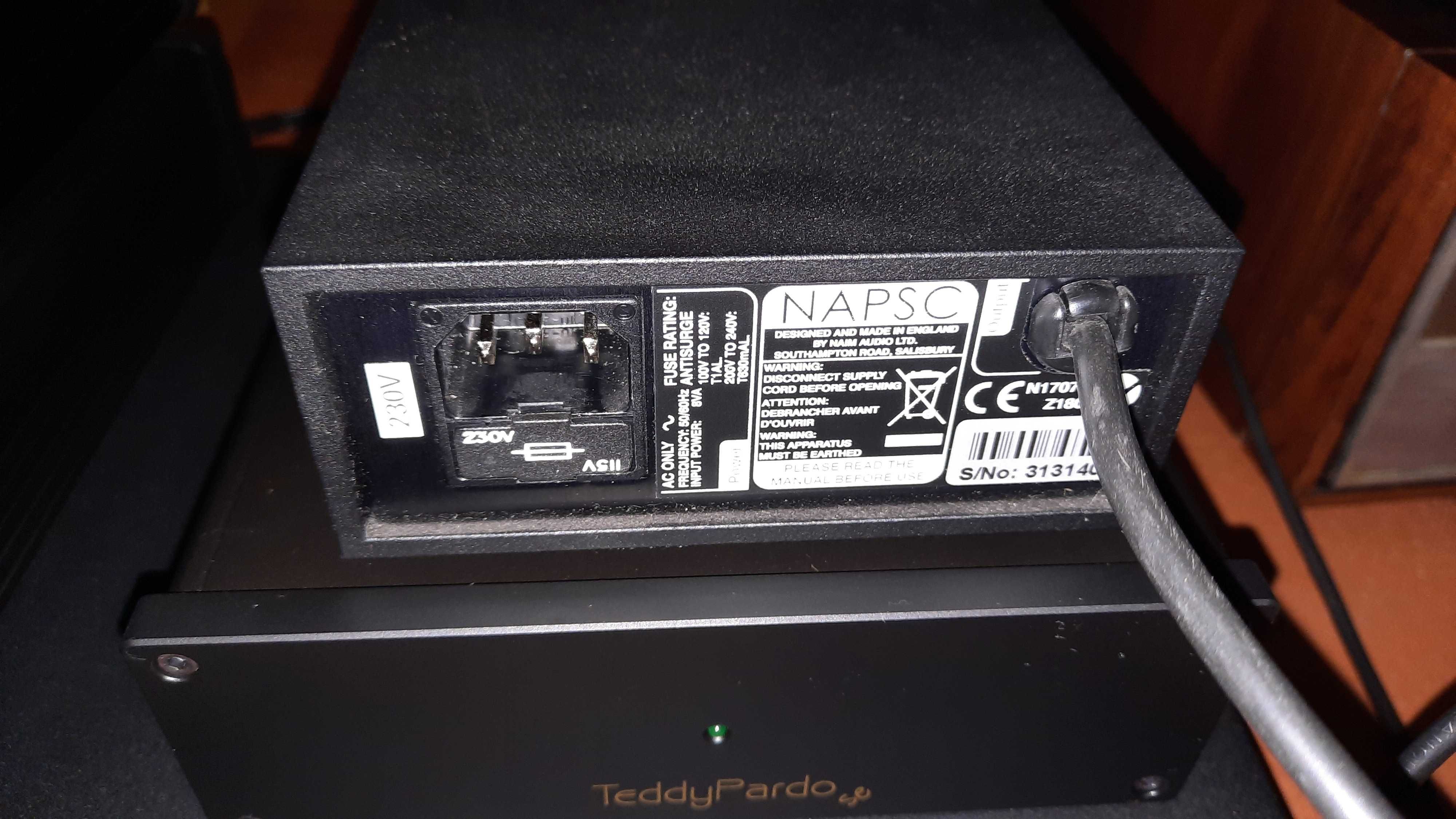 Naim  282 com alimentação Préamplificador