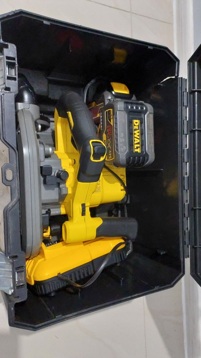 Пила занурювальна акумуляторна FLEXVOLT DeWALT DCS520