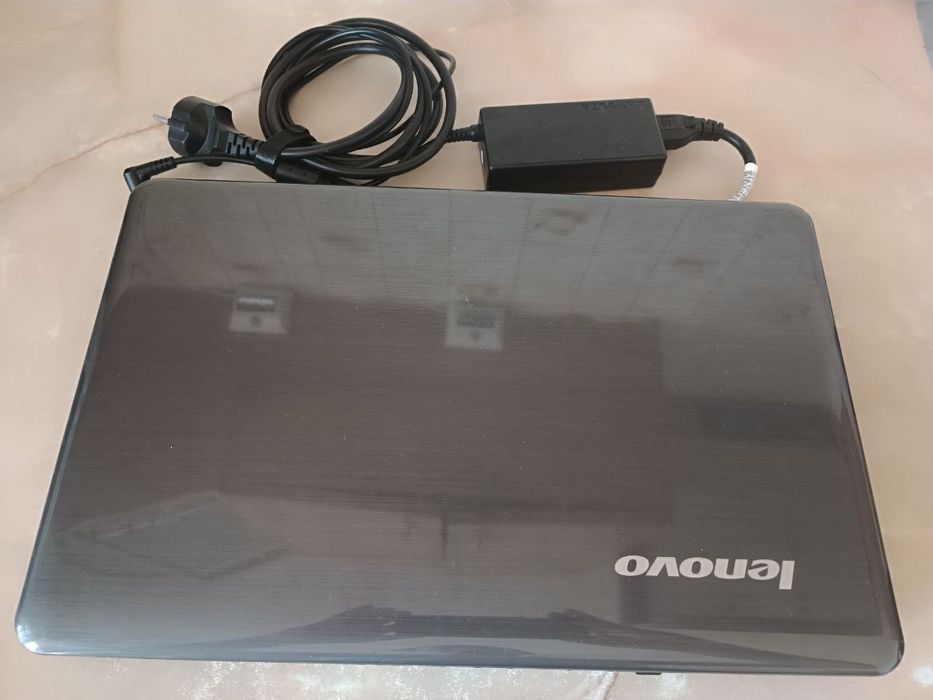 Продам ноутбук Lenovo G550 в гарному стані