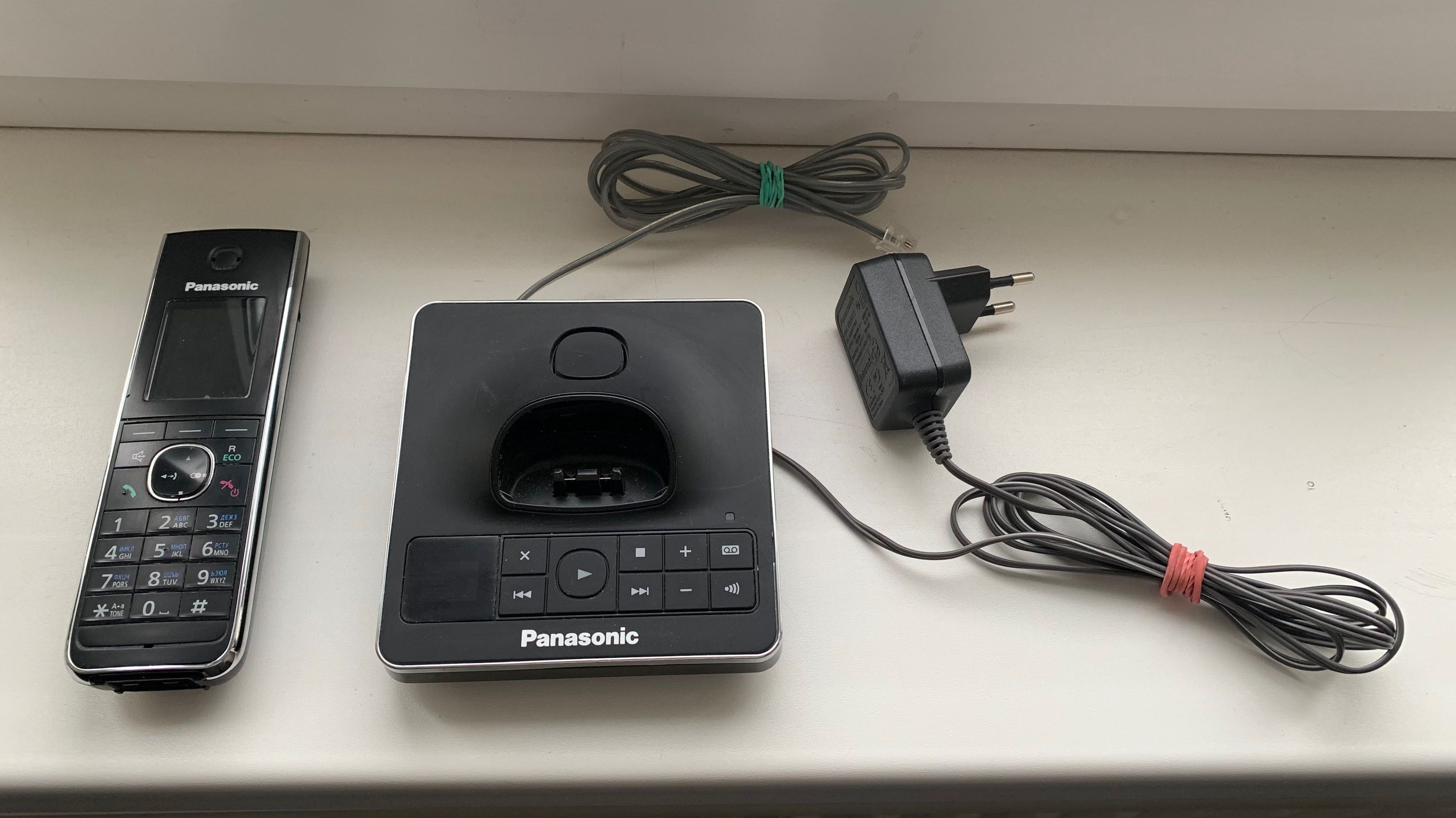 Рабочий радиотелефон DECT с автоответчиком Panasonic KX-TG8561UА