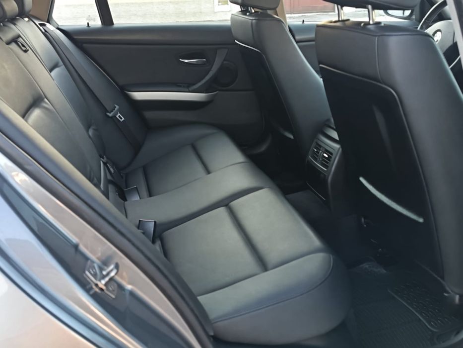 Bmw 320d touring LCI com navegação de 2011 impecável aceito retoma