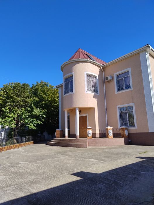 Продам шикарный особняк