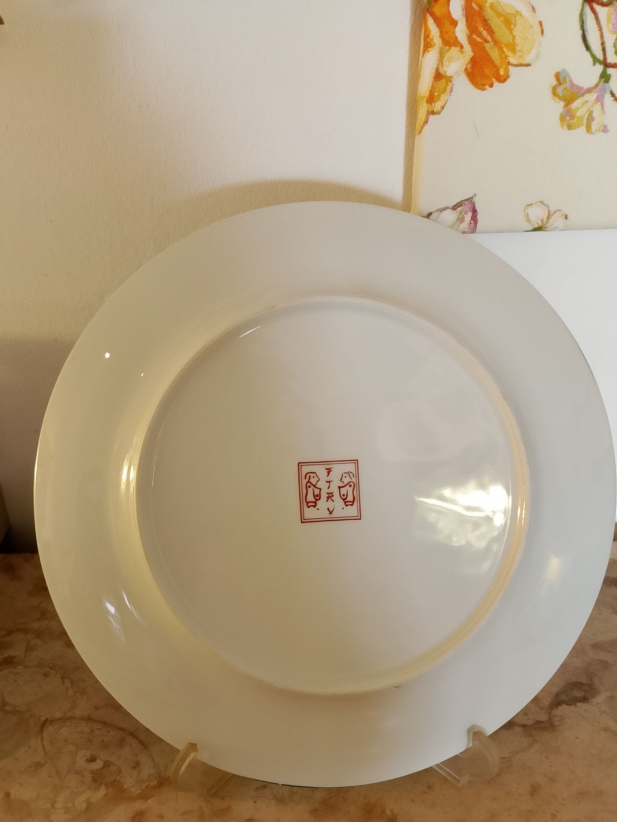 Pratos em porcelana oriental