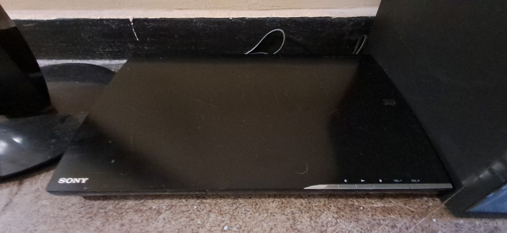 Zestaw kina domowego Sony BDV-E490 komplet.