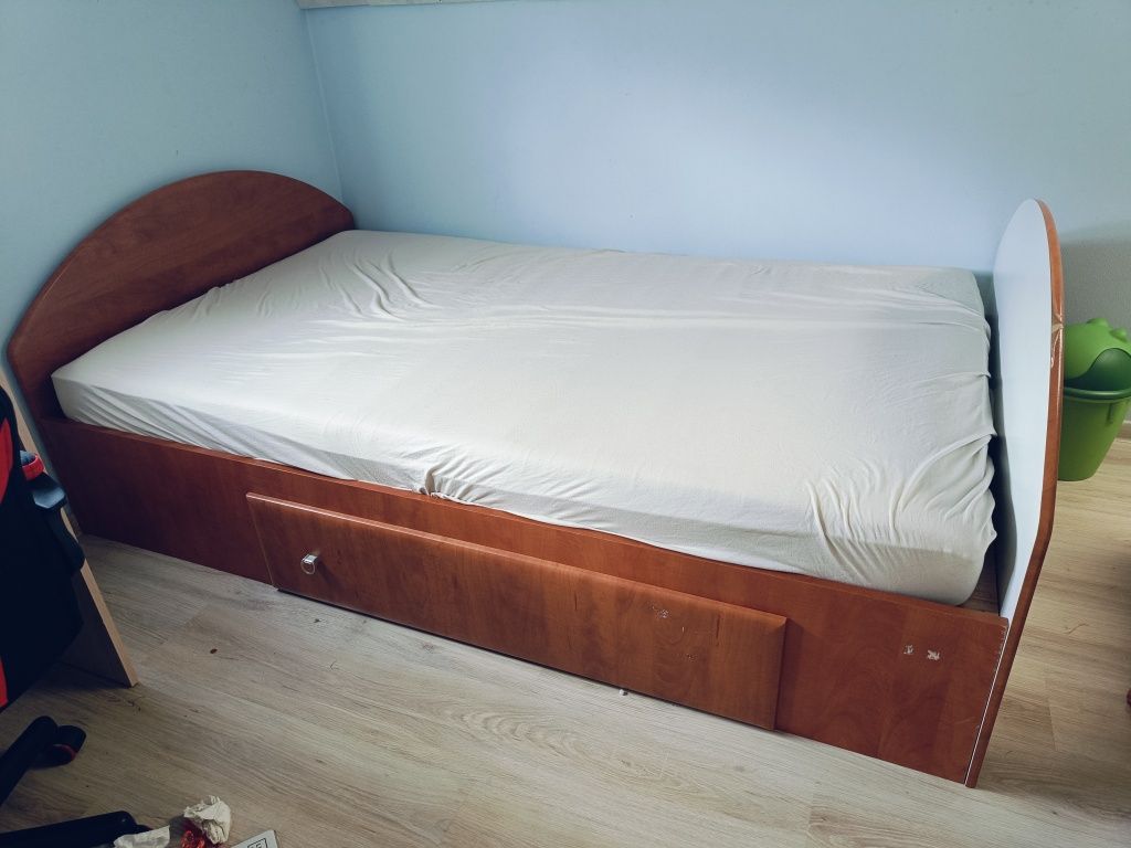Łóżko dwuosobowe młodzieżowe materac