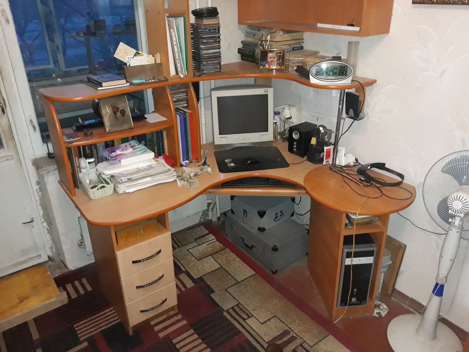 Компьютерный ( офисный) стол