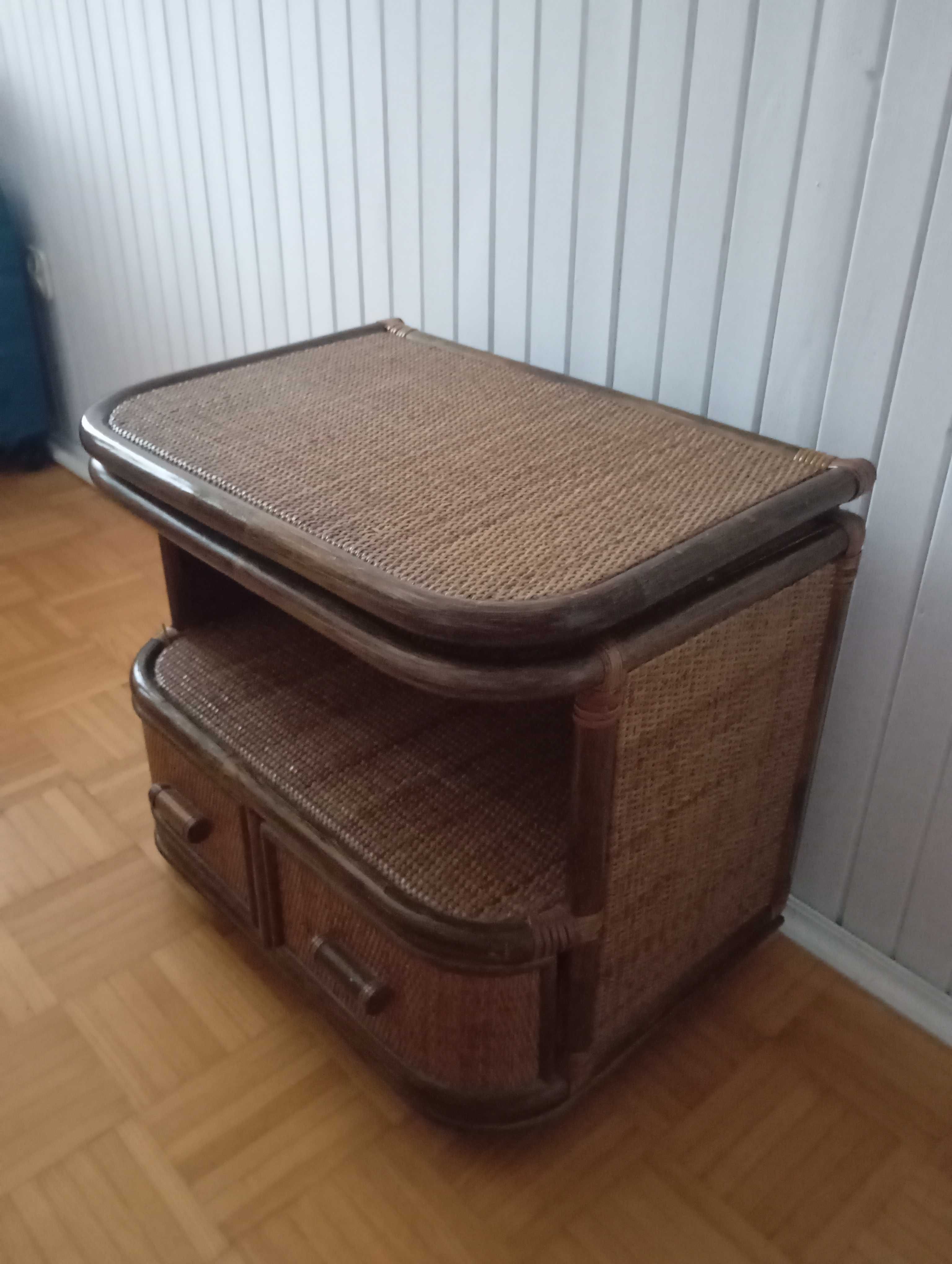 regał i komoda z rattanu
