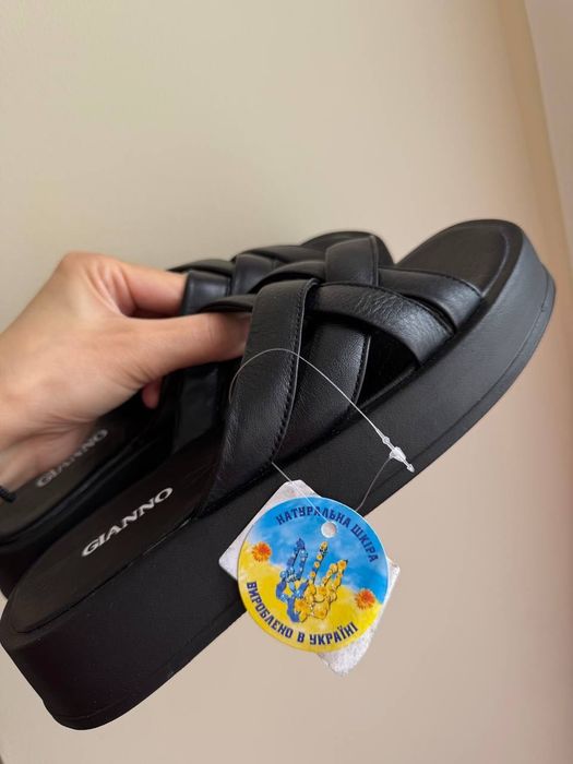 Шльопанці жіночі натуральна шкіра