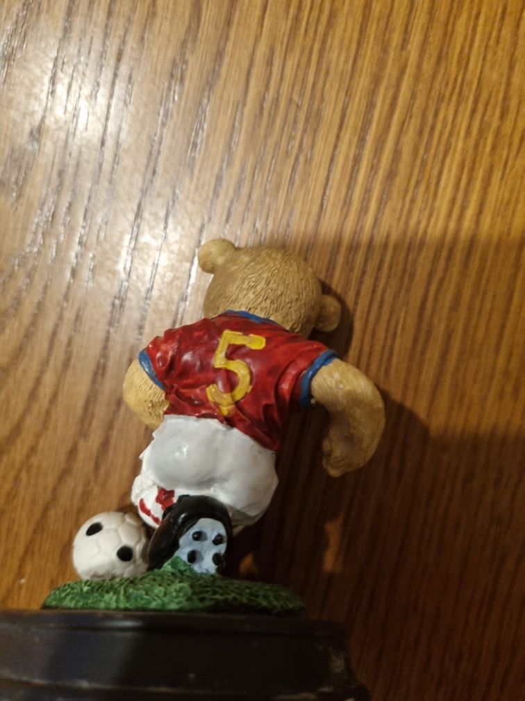 Piłkarz figurka kolekcjonerska miś futbol