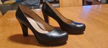 eSKA czarne buty na obcasie r. 39
