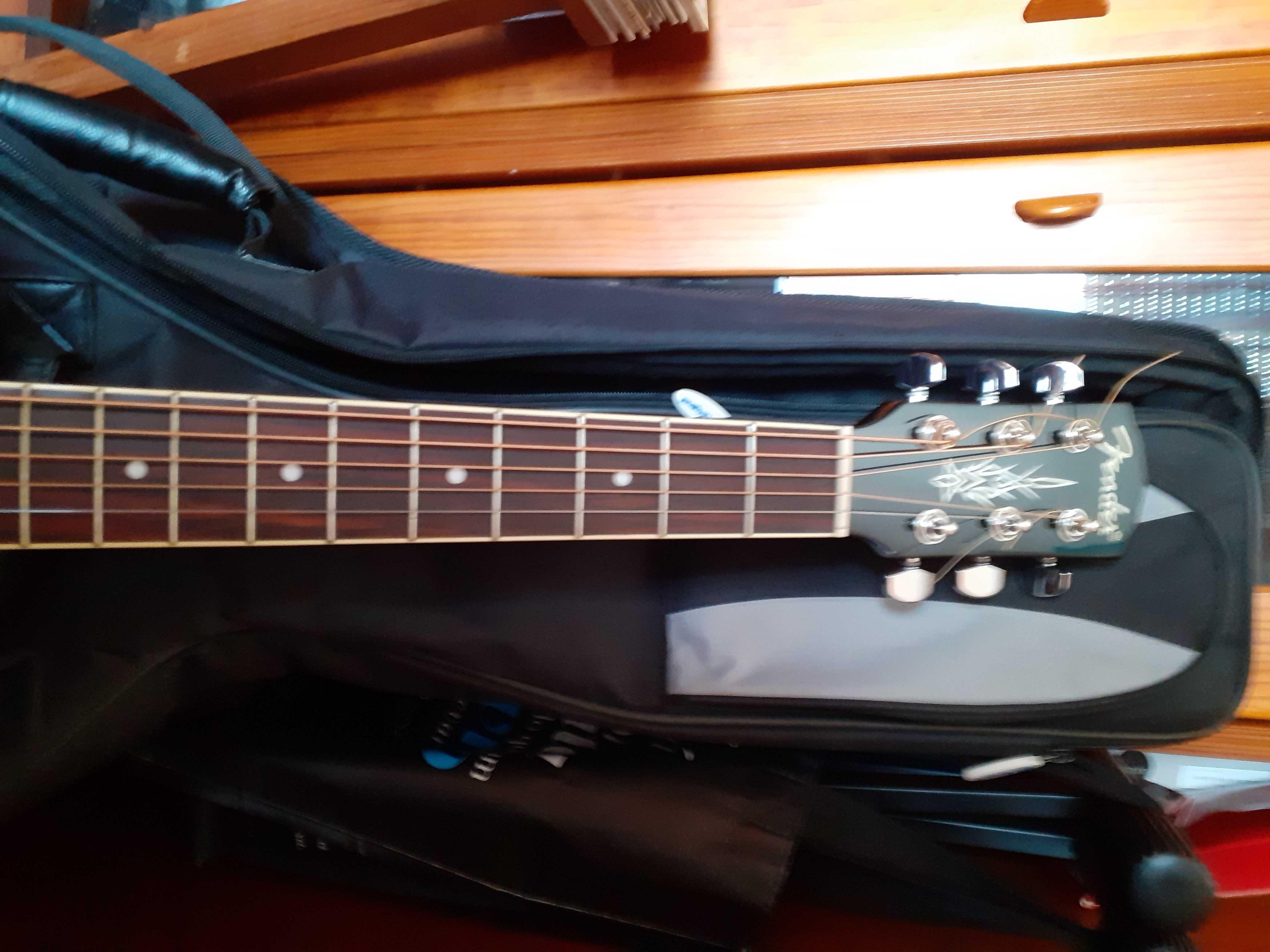 Guitarra acústica Fender nova