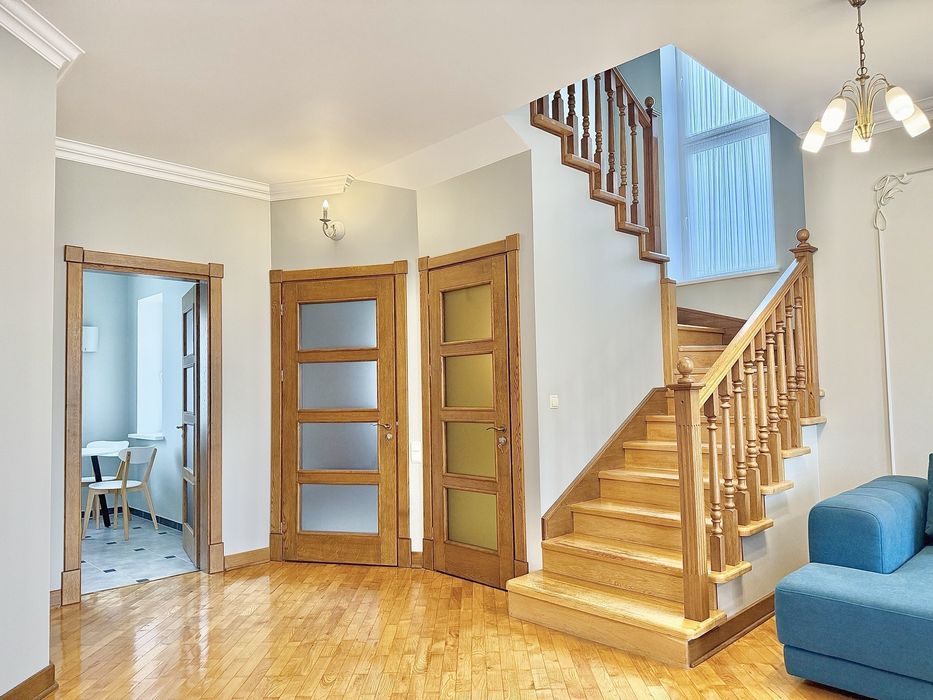 Шикарний котедж з каміном 3/х кім в Кутківцях