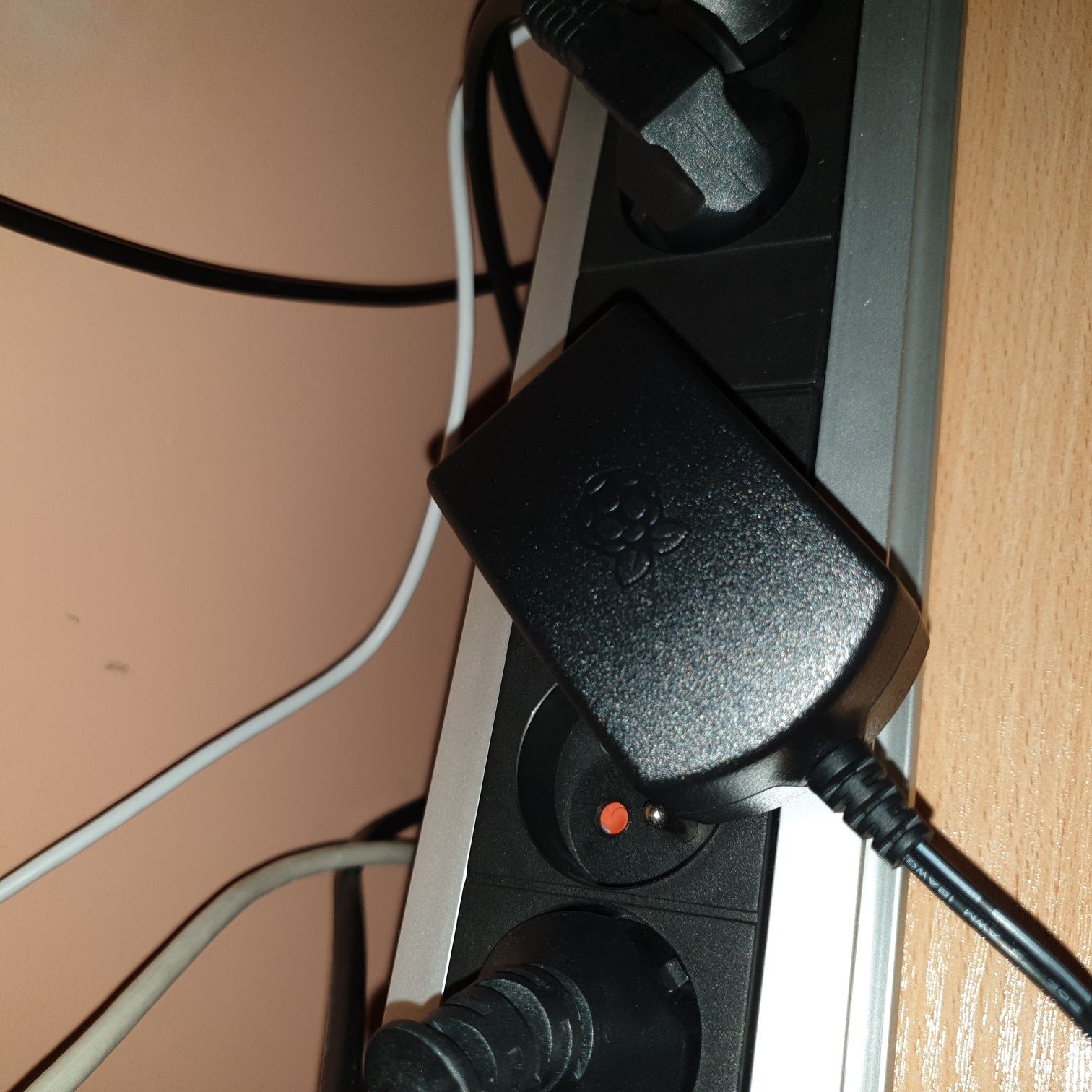 1x konsola Sony PlayStation Classic mini + maly retro tv crt