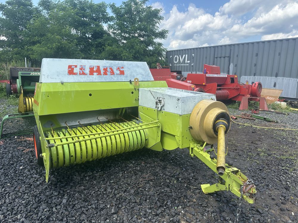Прес-підбирач марки Claas Markant 41