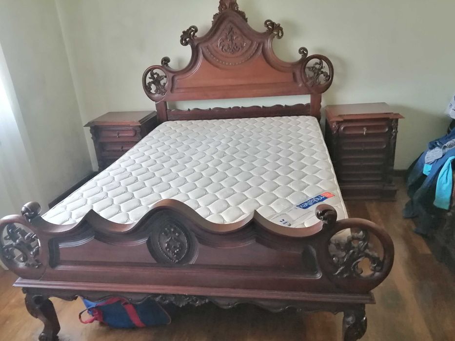 Quarto de Casal!  Em madeira maciça de kambala
