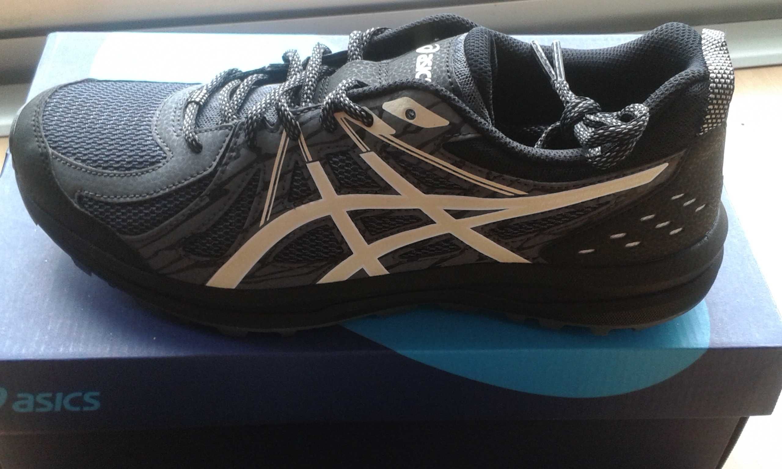 Asics novos 42,5