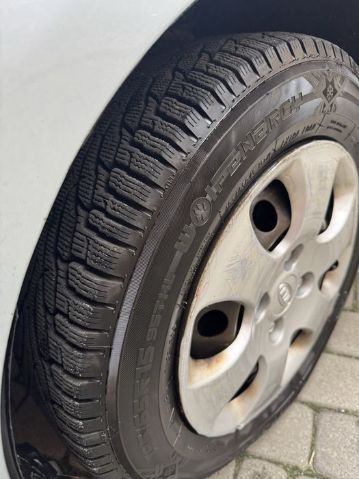 Кia cerato на повному ходу