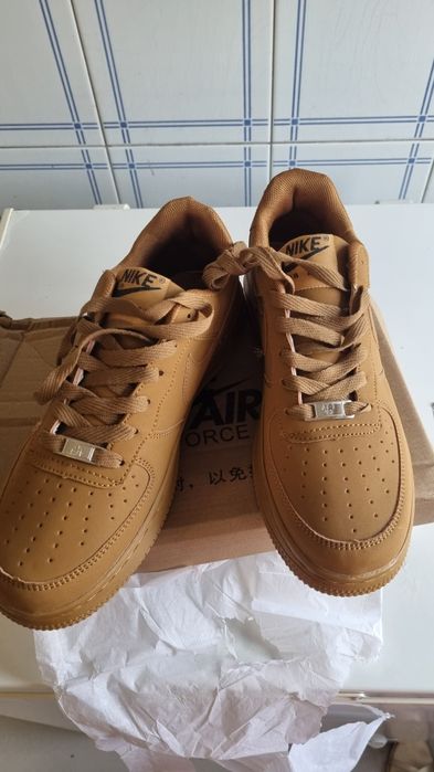 Nike af1 castanho