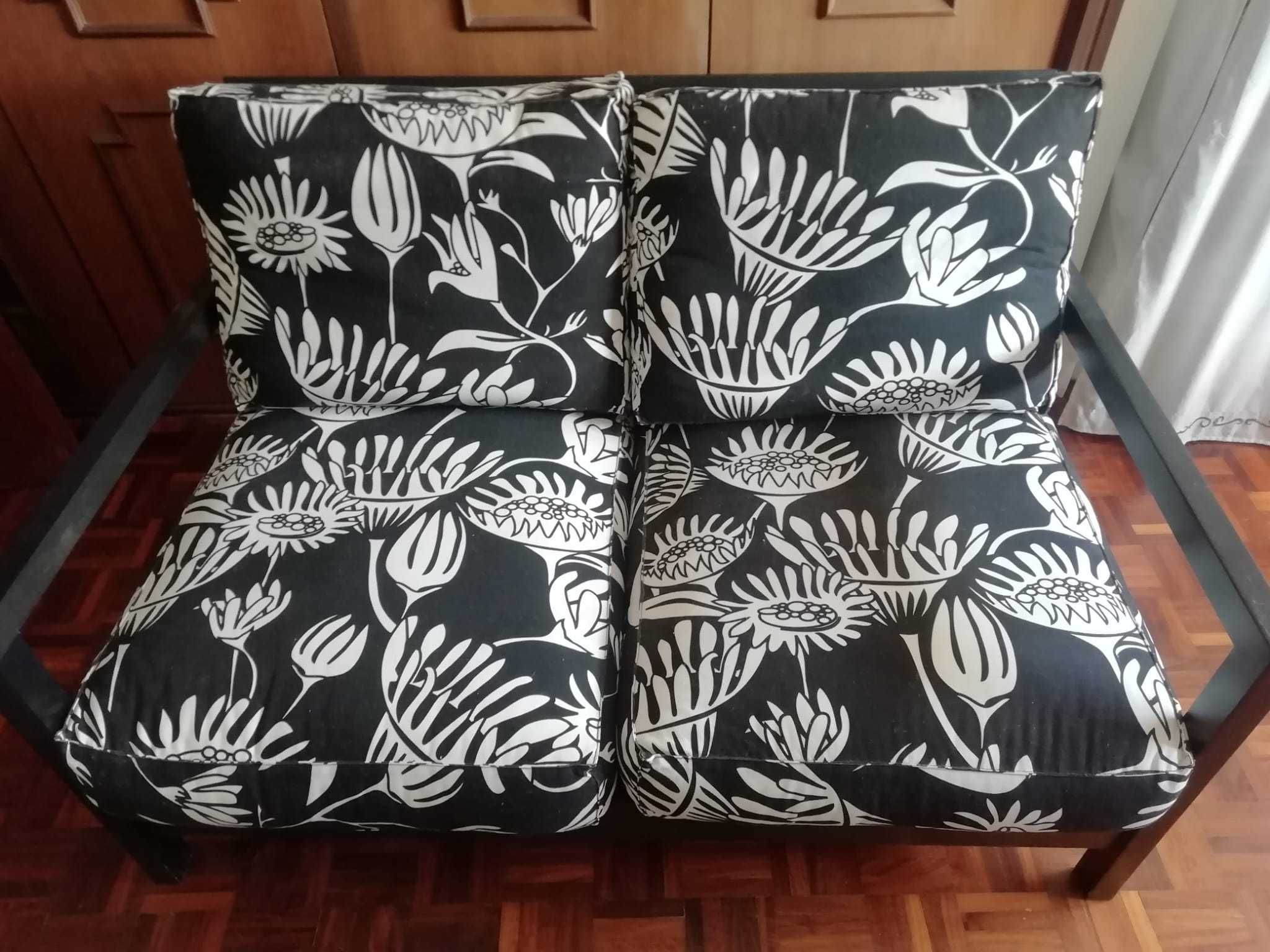 Sofás em Preto & Branco – Conforto, Estilo e Versatilidade