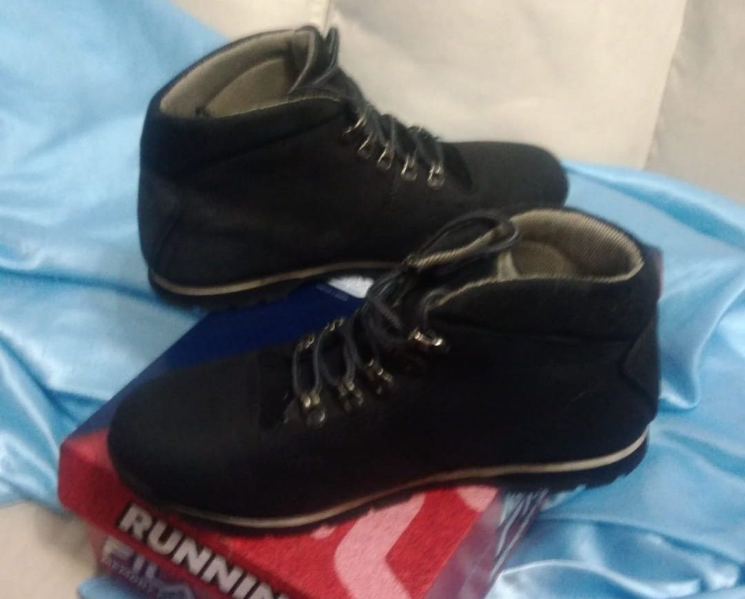 Botas azuis 41 marca CG