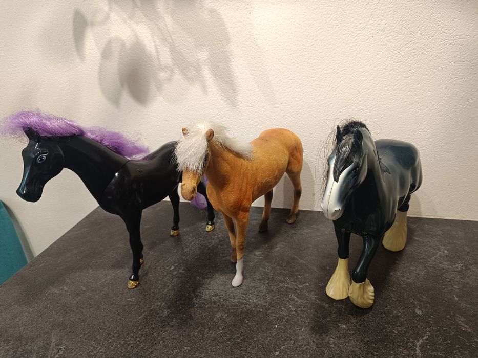 Figurki konie 3 sztuki zestaw 25cm wysokie
