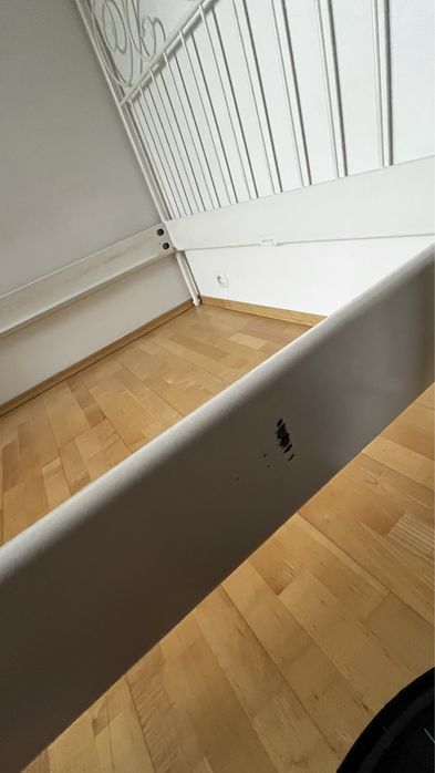 Biala metalowa rama lozka ikea leirvik 140x200