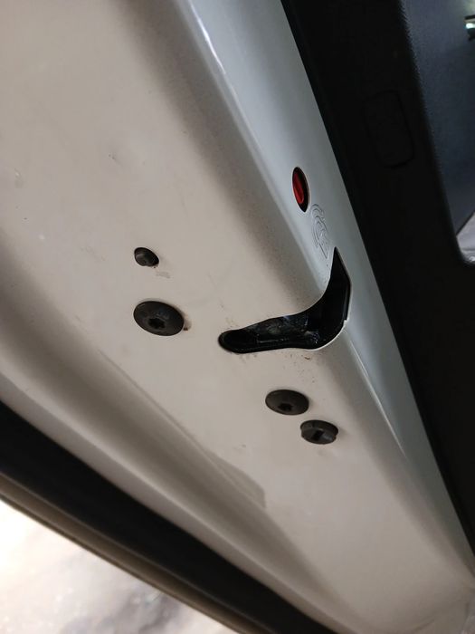 Fechadura / fecho porta trás esquerdo PEUGEOT 208 II