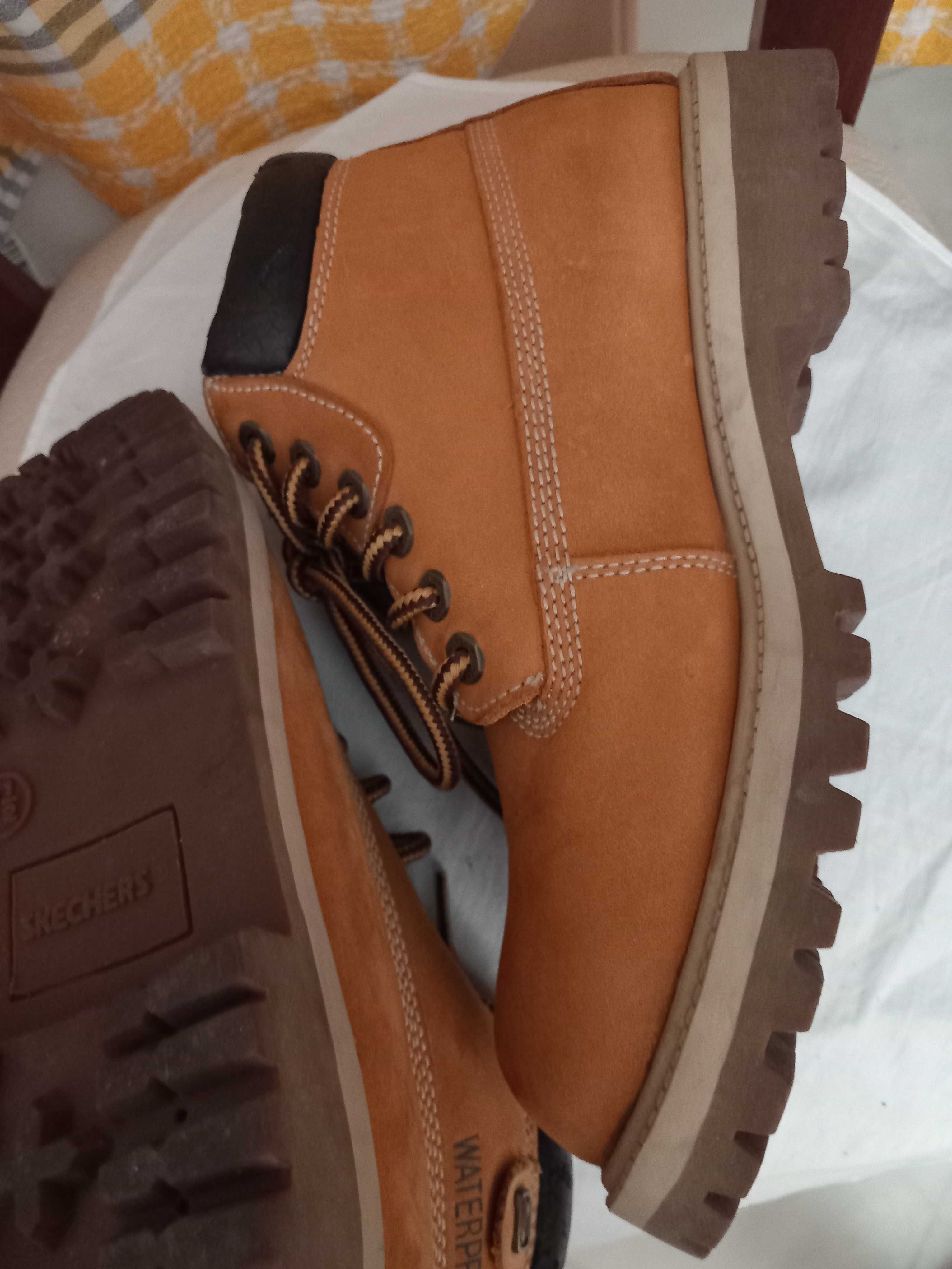 BOTAS "SKECHERS" Waterproof  - Excelente Estado