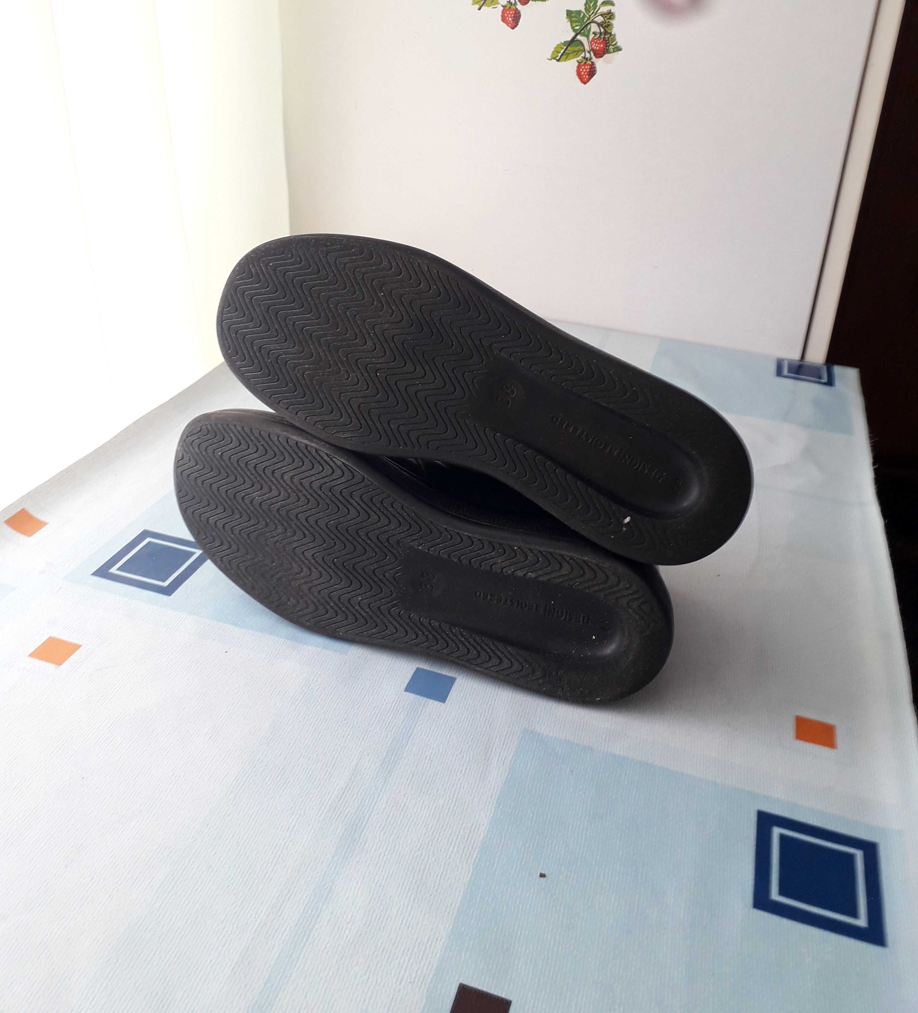Ботинки кожаные женские 24,8 см