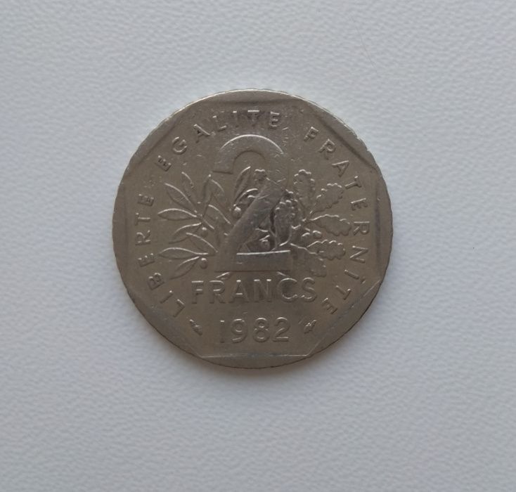 Монета - перевертыш 2 франка 1982 г. Франция