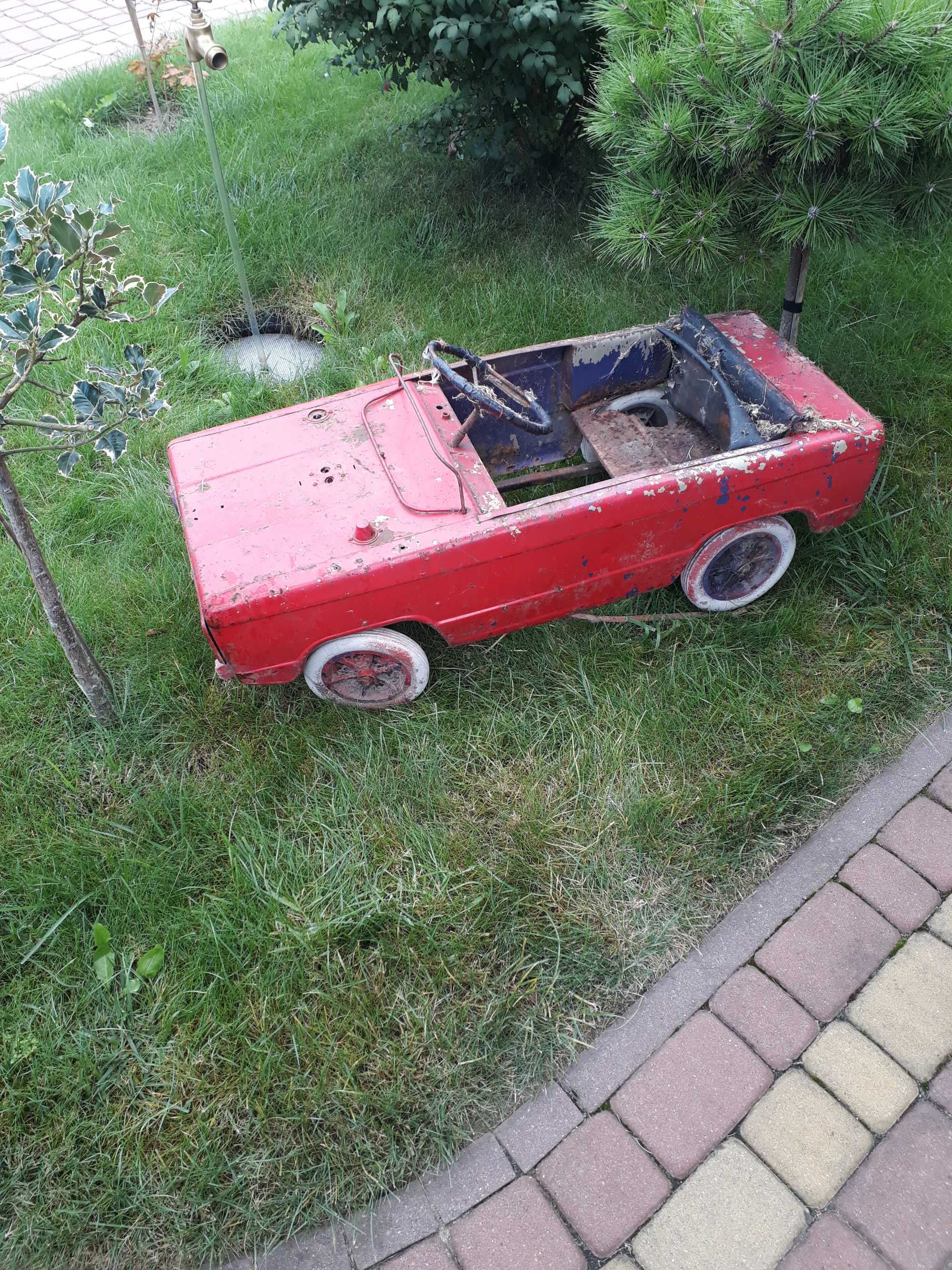 Samochód prl na pedaly