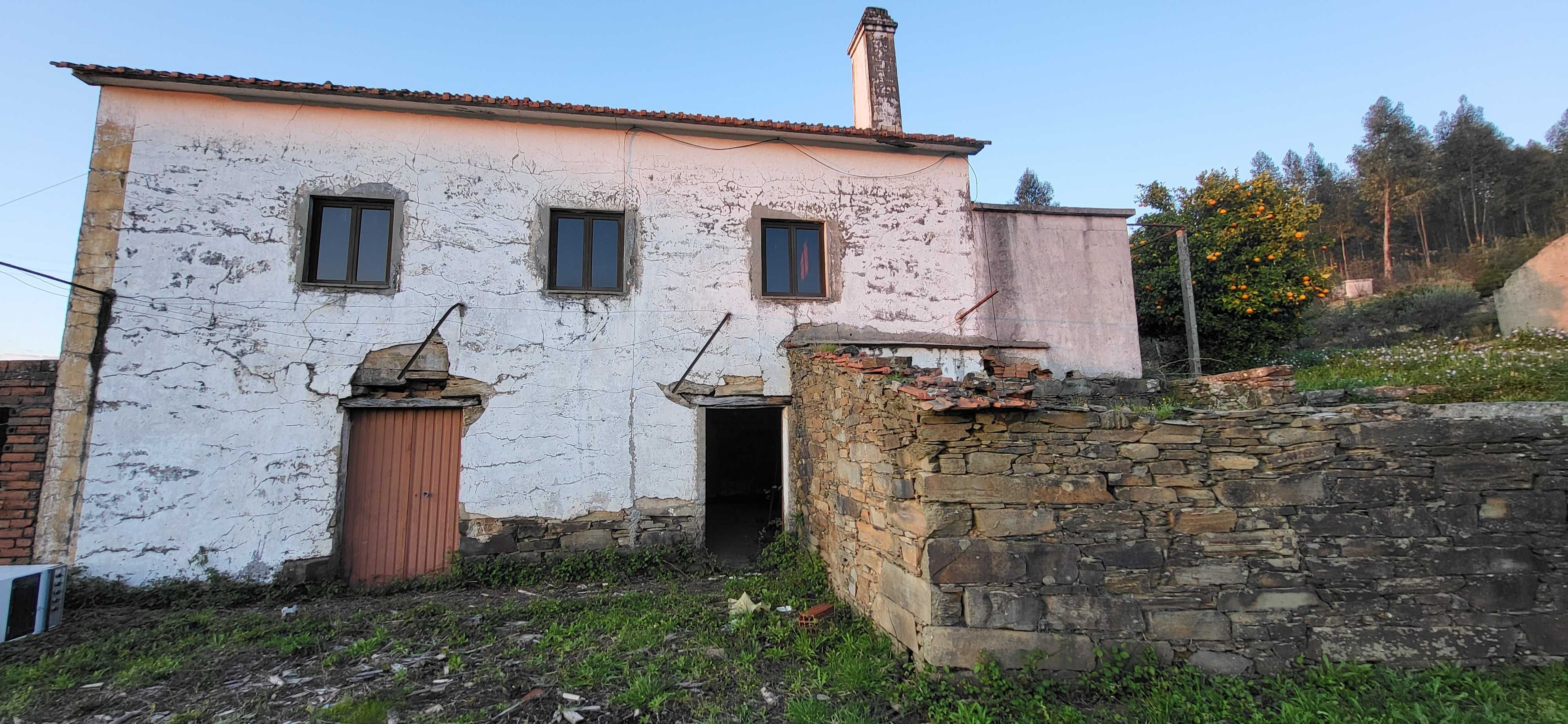 Casa em aldeia calma
