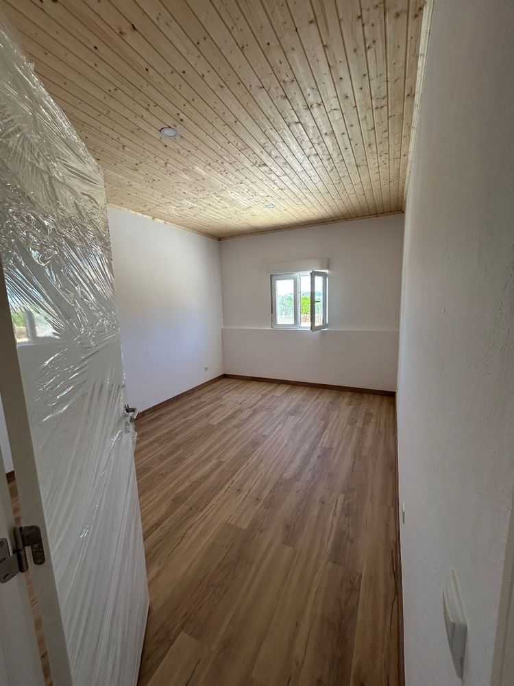 Aluga-se apartamento novo T2 c/ despesas incluidas