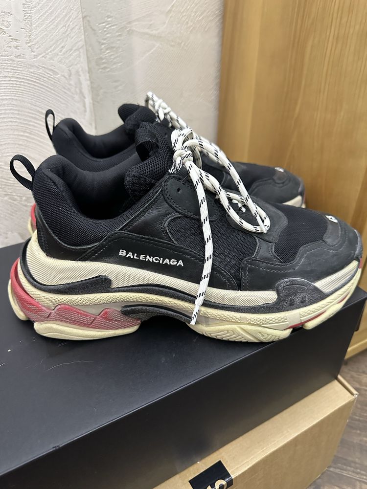 Balenciaga triple s